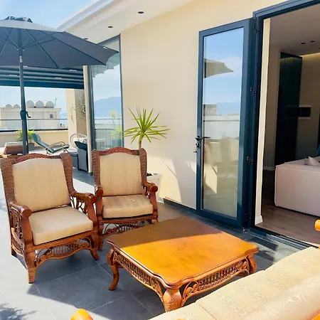 Sea View Luxury Penthouse *